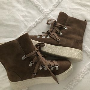 brand new J/SLIDES boots